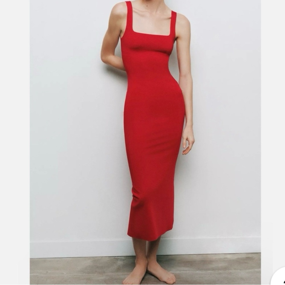 Elegant Red Sleeveless Midi Dress